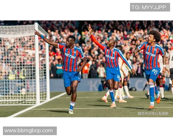 曼联与曼城对决精彩评分分析揭示双方球员表现差异