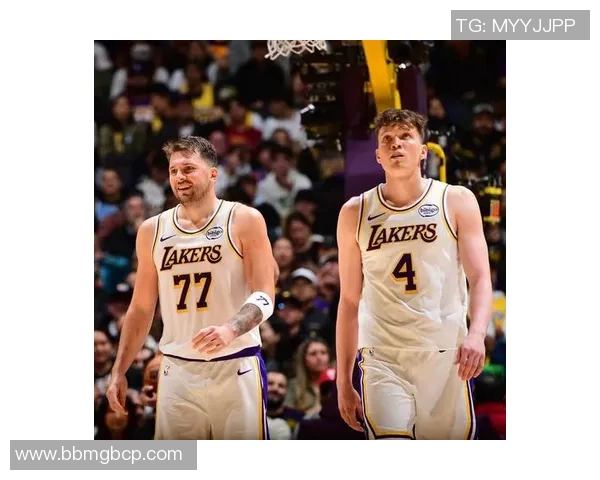 湖人对阵鹈鹕2017年12月精彩回顾与赛后分析